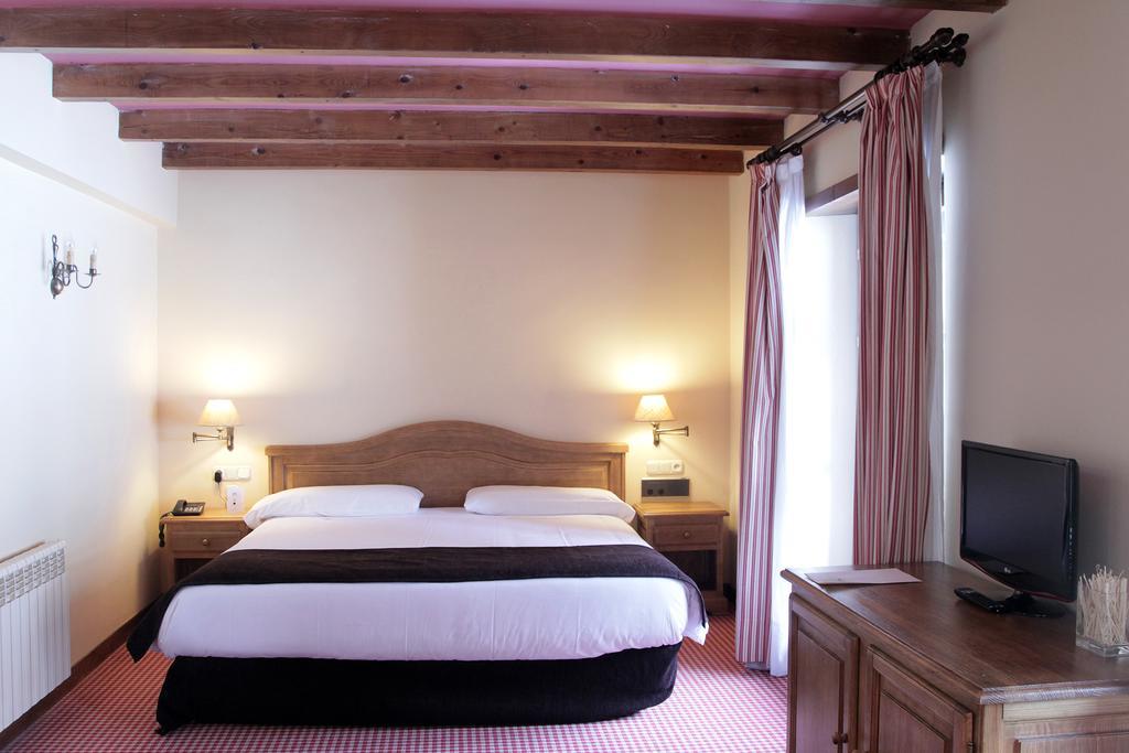 Hotel Bassibe 4*